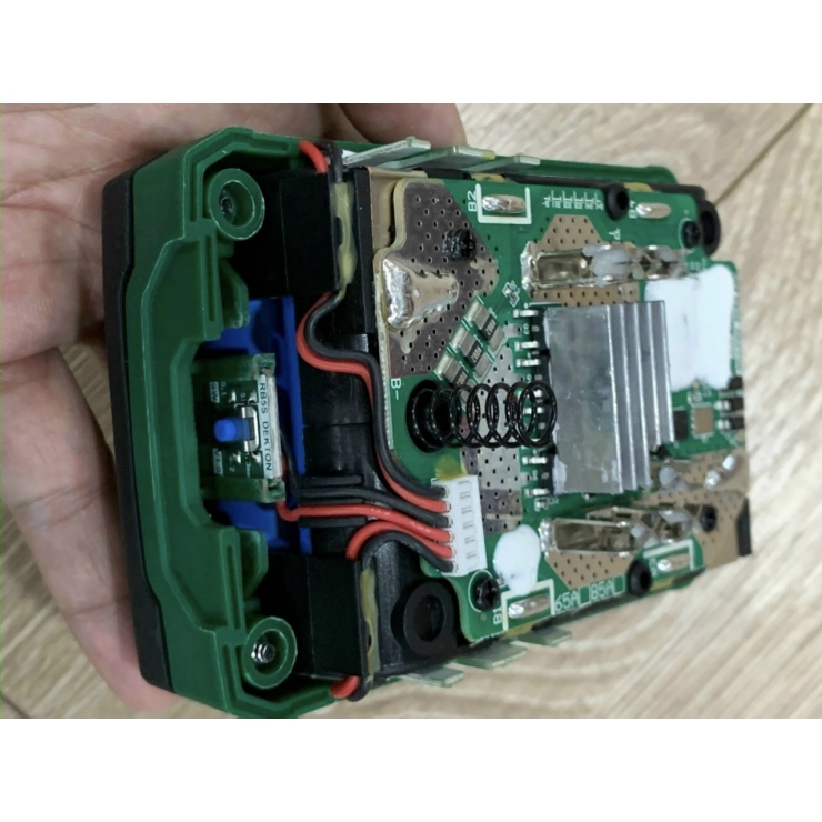 Pin Dekton M21-B2000Plus 5 cell 2.0Ah