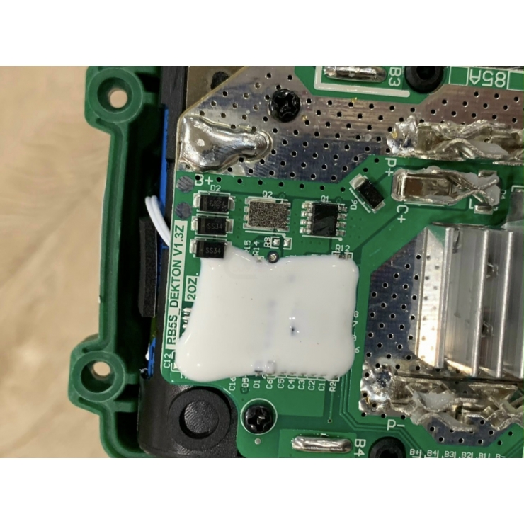 Pin Dekton M21-B2000Plus 5 cell 2.0Ah