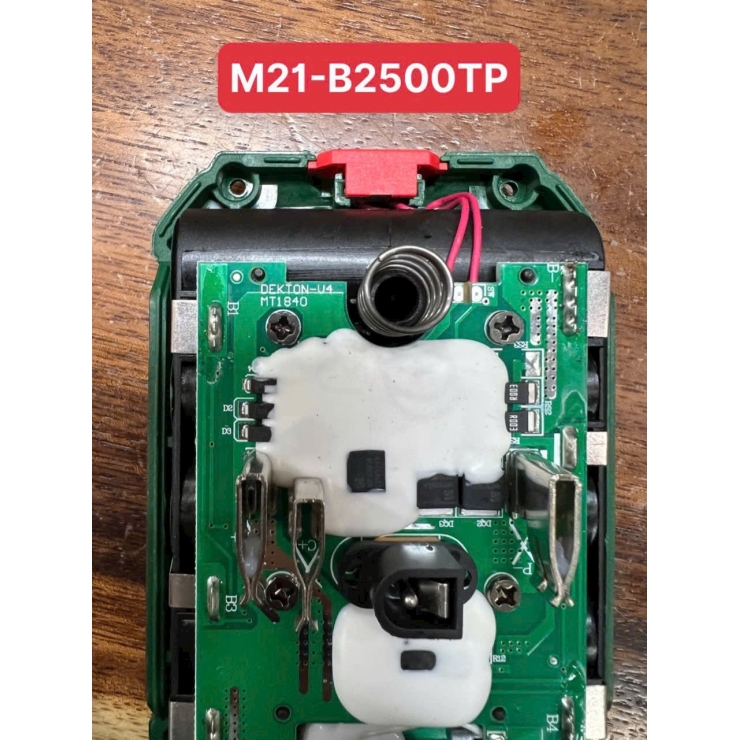 Pin Dekton M21 -B2500TP 5cell 2.5Ah