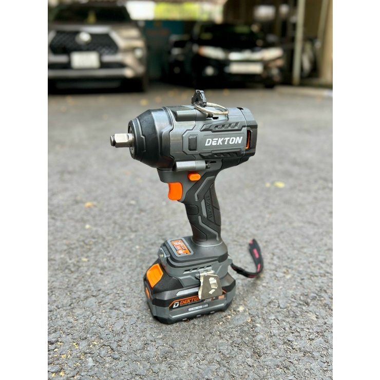 Combo  Máy Siết Bulong Pin Dekton D20-IW550PRO ( Chân Pin D20 Dewalt )