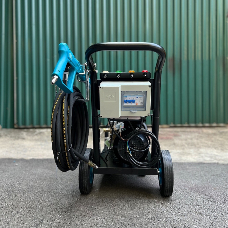 Máy Xịt Rửa Công Nghiệp Nakawa TX-40 ( 4KW - 2580PSI )