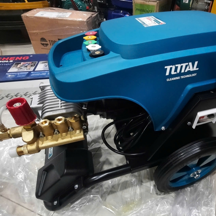 Máy xịt rửa xe công nghiệp 3.0Kw Total TGT11276 ( 1 pha )