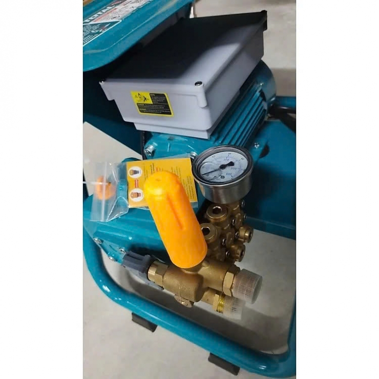 Máy rửa xe công nghiệp 2.4Kw Total TGT11176 