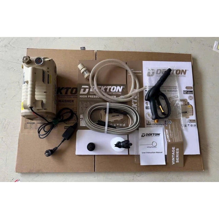 Máy rửa xe chỉnh áp Dekton DK-CWR2200VTG