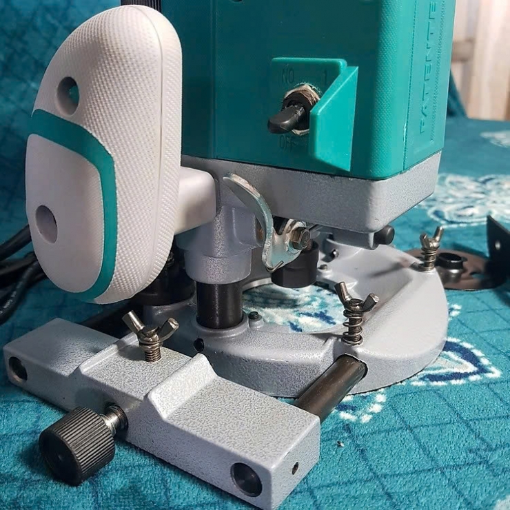 Router phay gỗ 1600W Total TR111216 ( 2 tay cầm )