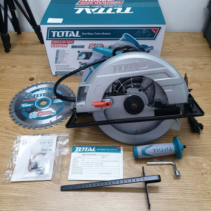 Máy cưa gỗ 235mm Total TS122235622 ( 2200W ) 
