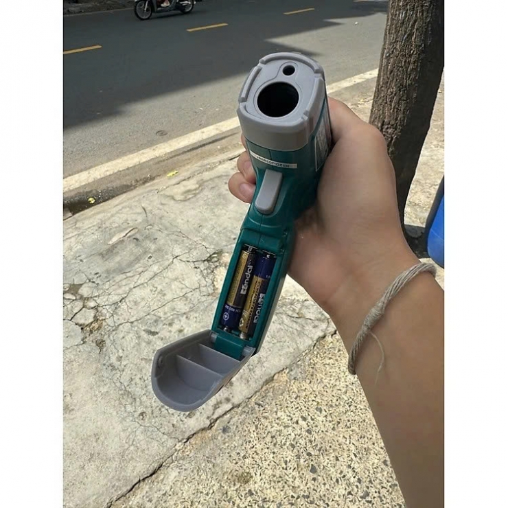 Nhiệt kế hồng ngoại LCD Total THIT0155028 ( -50°C~450°C )