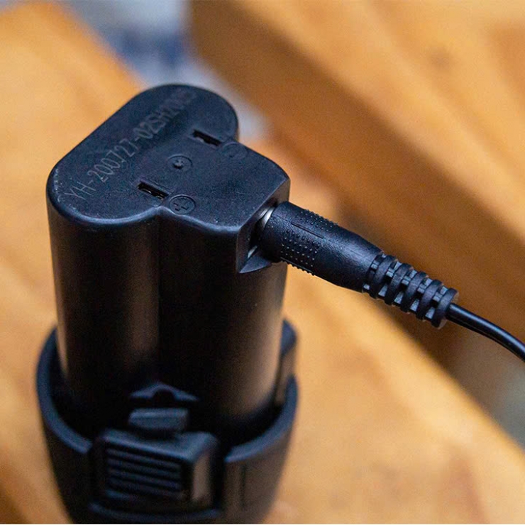 Sạc Pin 12V Total TCLI12071 ( dòng S12 )