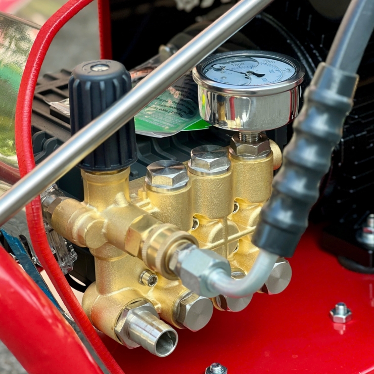 Máy xịt rửa công nghiệp 5.6Kw DDeko DK-X56 ( rulo xe đẩy )