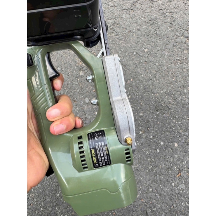 Cắt tỉa hàng rào 330mm Pin 21V Dekton M21-CHR330PRO ( chưa Pin & Sạc )