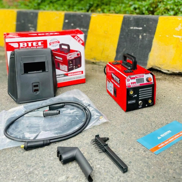 Máy hàn Mig không khí Btec MIG250BE